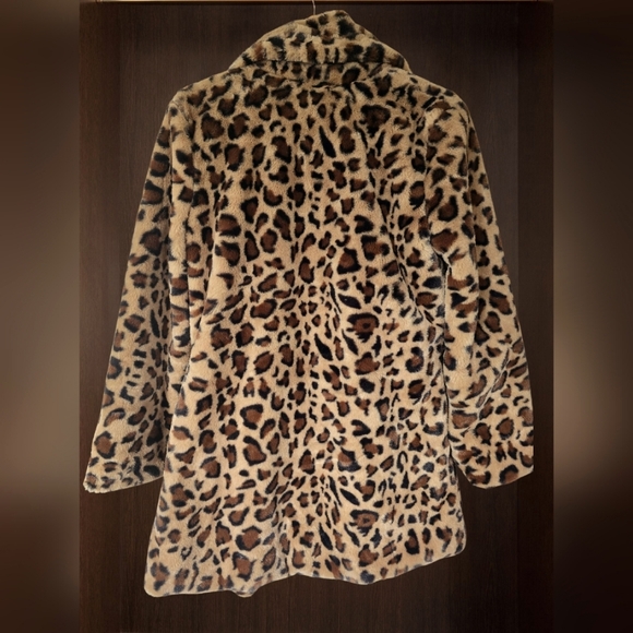 LOVE TREE Faux Fur Leopord Print Coat - Picture 2 of 6